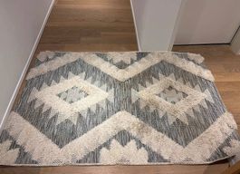 Teppich grau weiß mit Muster 1,90x1,35