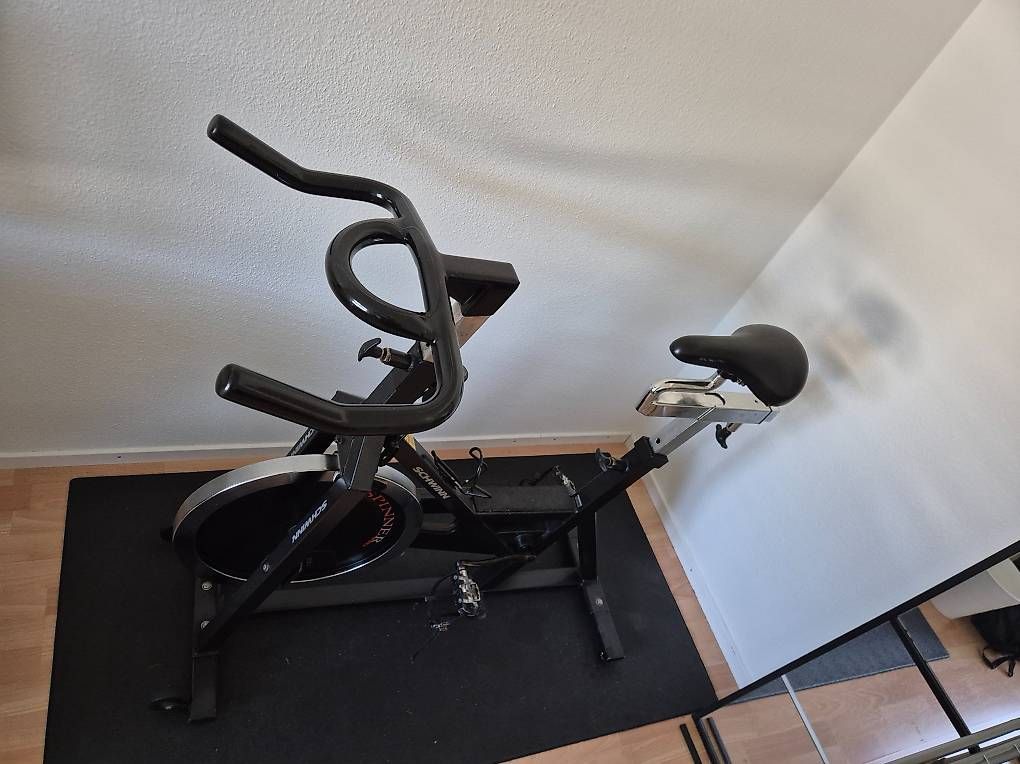 Hometrainer: Hometrainer inkl. Bodenmatte – Gebraucht aus Buochs von DarioTr 1