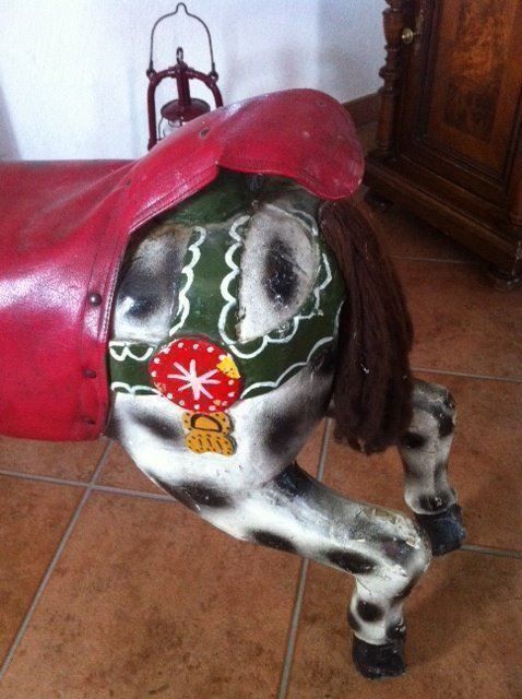 Sculture & Statue: altes Karussellpferd – Usato da Einsiedeln venduto da Fundgrube59 5