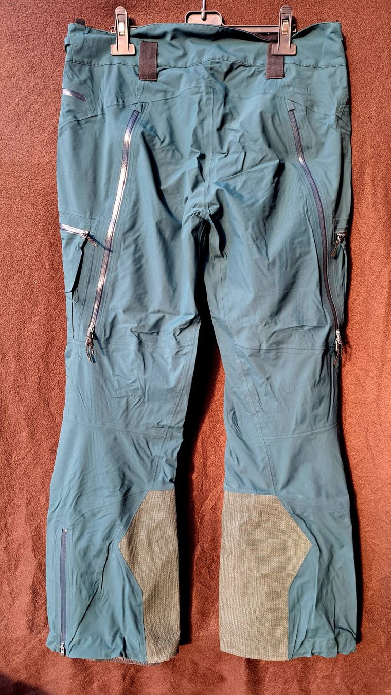 Pantaloni: Black Yack damen Hose – Usato da Grächen venduto da ef5_5yr9 1
