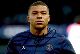 Kylian MBAPPÉ / TOP AUTOGRAMM