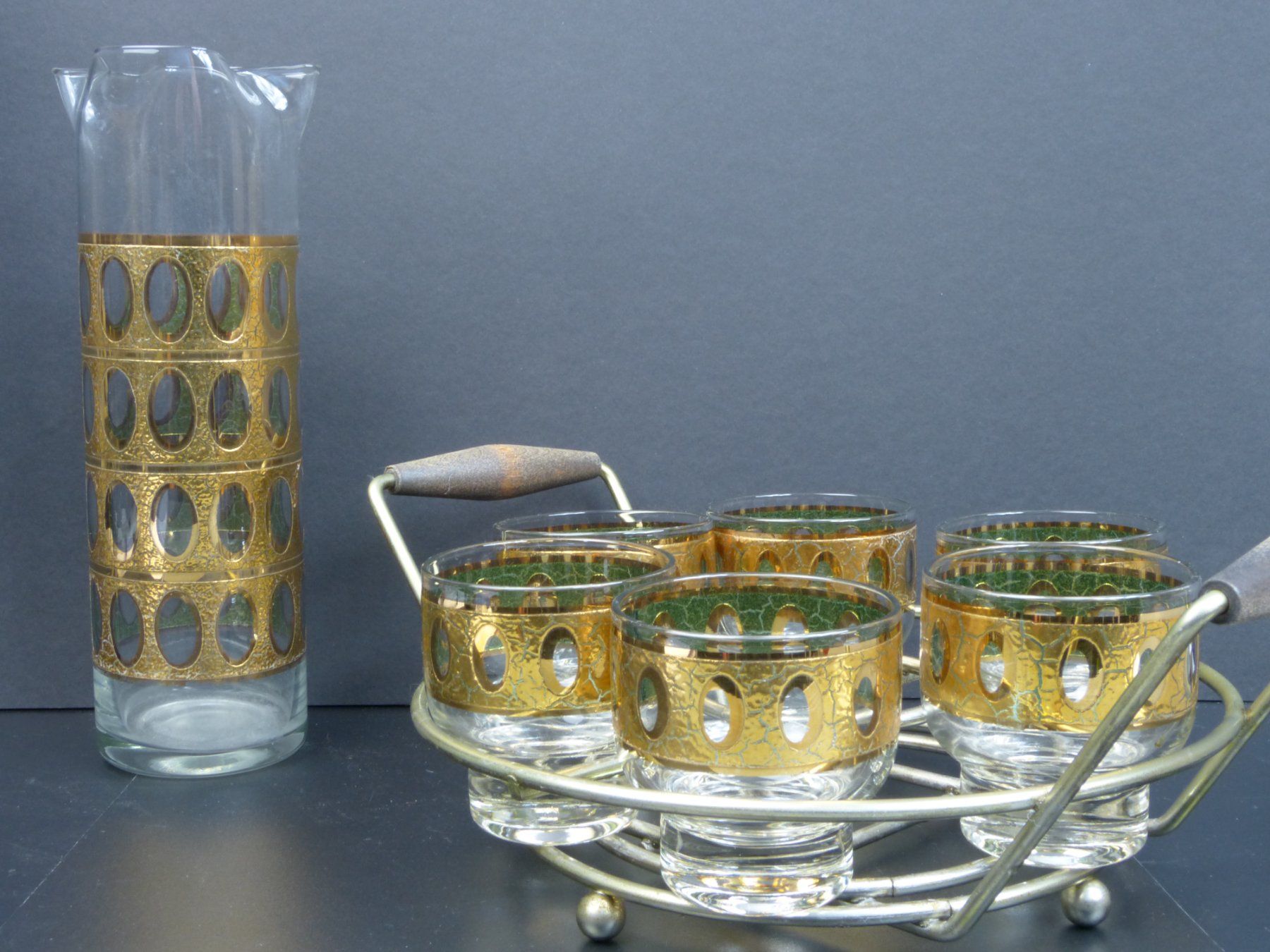 Set di piatti: Apero Set 6 Craquelé Effekt Gläser + Karaffe mit Gestell – Usato da Rheineck venduto da amity