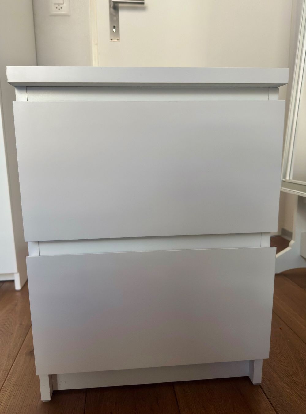 Ikea Comodini: Ikea Malm Nachttisch – Usato da Stettlen venduto da t.rentsch