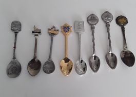 Lot 8 cuillièrs souvenirs diverses