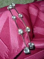 une paire de boucle d'oreilles silber et pierres femme