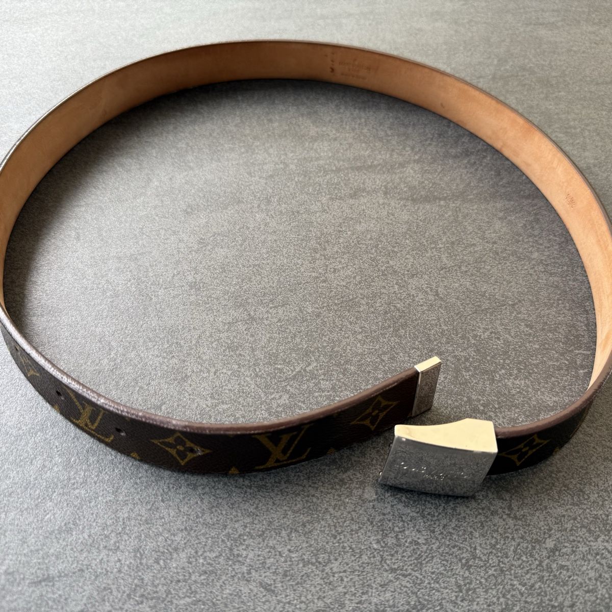 Louis Vuitton Cinture: Louis Vuitton - ceinture Monogram - 80/32 – Usato da La Tour-de-Peilz venduto da nic_wqf2 2