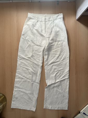 Weisse Leinenhose