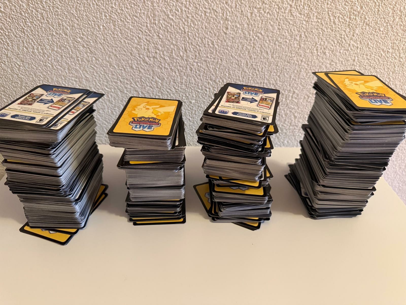 Giochi: Pokémon Live JCC - Env. ~ 2300 codes – Nuovo (secondo la descrizione) da Courgenay venduto da ScamBoxOff