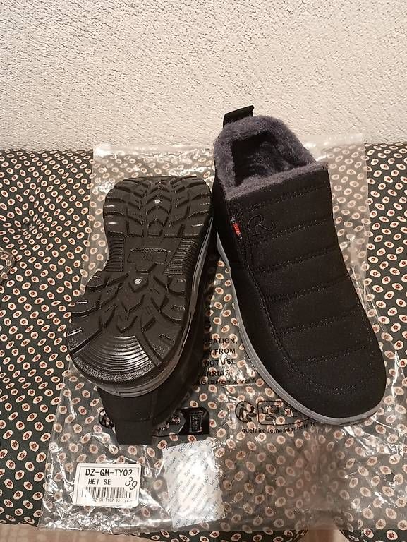 Scarpe da donna: Neue und bequeme Winterschuhe – Usato da Domat Ems venduto da guz_l5xq 1