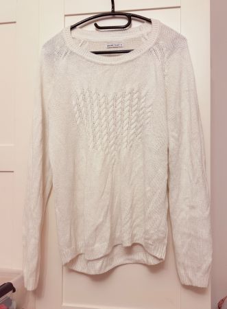 • Pullover mit Herzmuster •