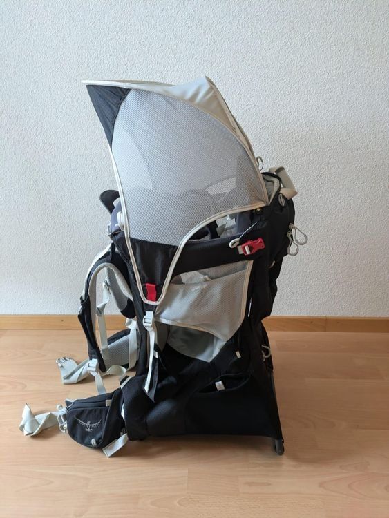 Osprey Porte-bébés ventraux & dorsaux: Kindertrage Osprey Poco Plus schwarz gebraucht – D'occasion à Volketswil par huzh