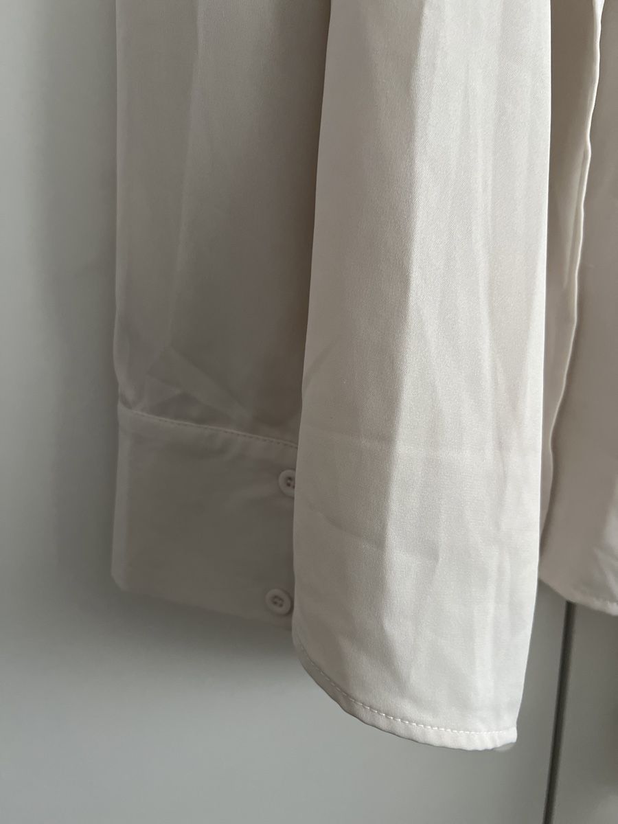 Shein Blusen: Chemisier beige avec nœud taille S – Neu (gemäss Beschreibung) aus Renens VD von sar_bwz5 2