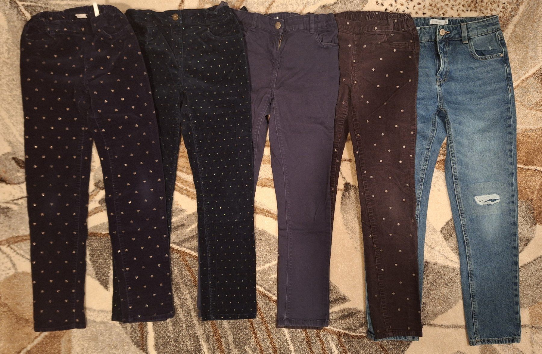 Pantaloni: 9 Paar Hosen Mädchen - Gr. 140 – Usato da Luzern venduto da Duga5 1