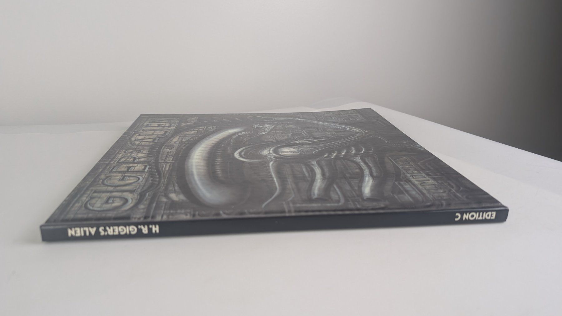 Libri: H.R. Giger's Alien - Seltenes Buch Edition C - Top – Usato da Zürich venduto da axolottchen 2
