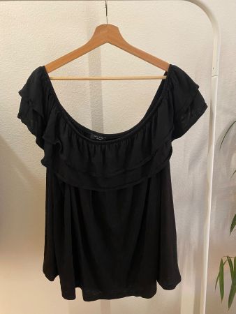 New Look Curves T-Shirt mit Carmen-Ausschnitt schwarz Gr. 52
