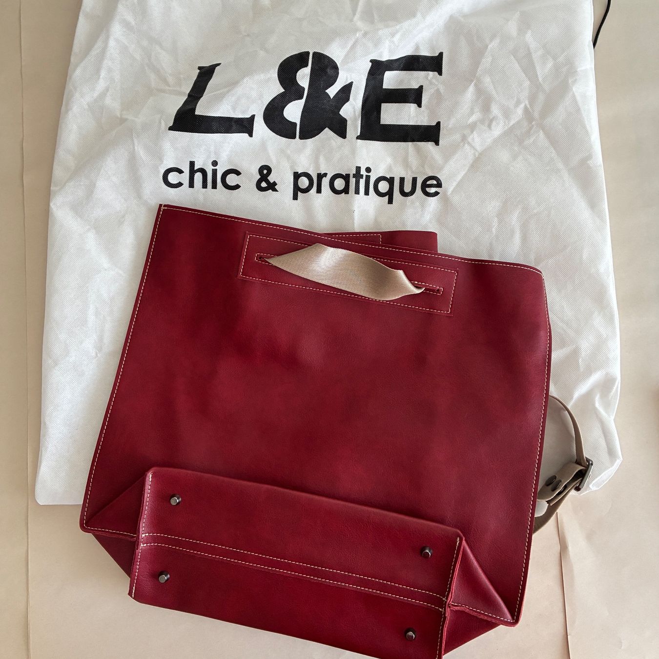 Zaini: L&E Studio Rucksack/Tasche 2-in-1, Bordeaux - Neu – Nuovo (secondo la descrizione) da Bern venduto da wayneswiss