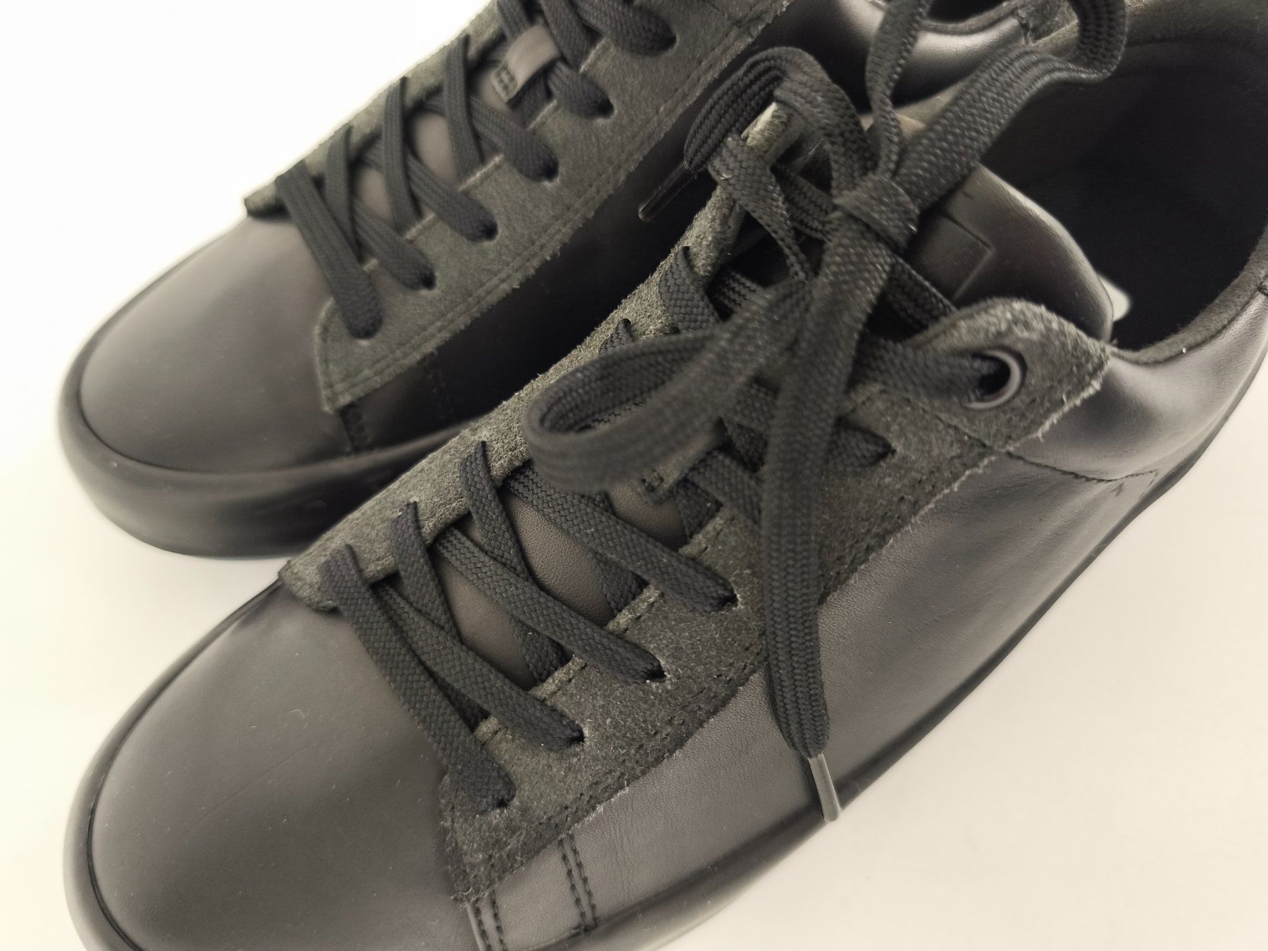 Camper Scarpe da uomo: New Camper Leather Black Sneakers. 39 – Usato da Sursee venduto da Re.joy 1