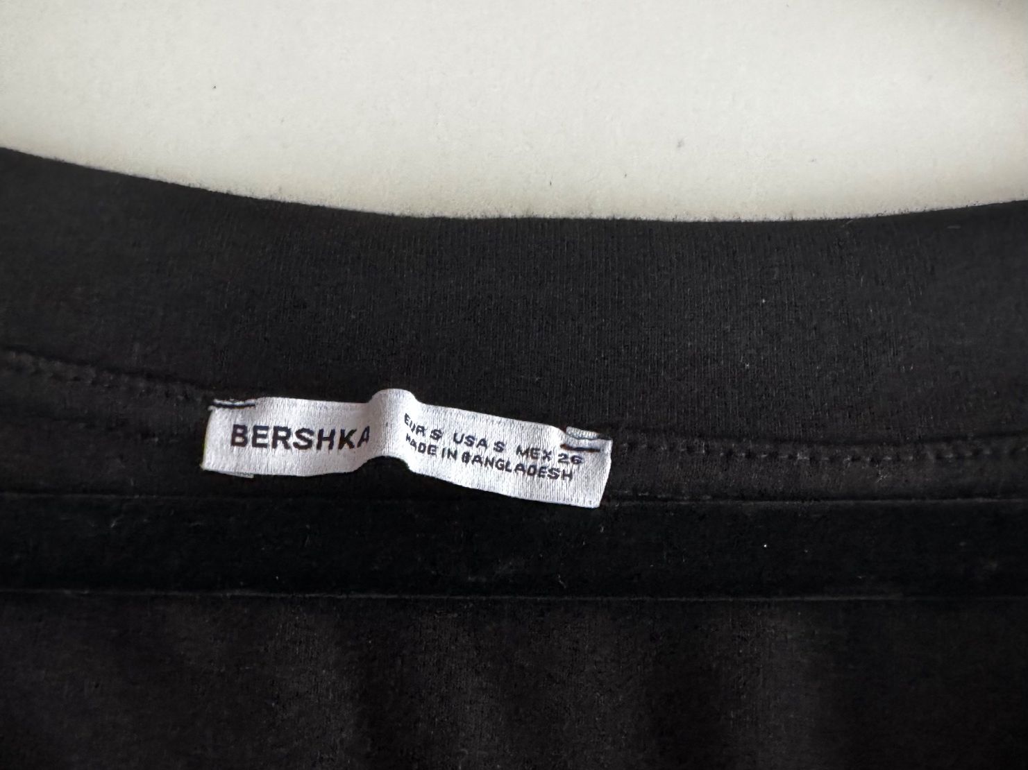 Bershka Top: top à épaules tombantes – Usato da Orges venduto da Lapin 1