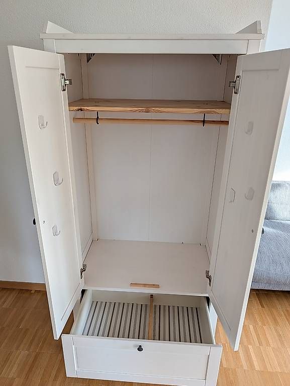 Ikea Armadi: Ikea Sundvik Schrank weiss – Usato da Uetikon am See venduto da leaspa 3