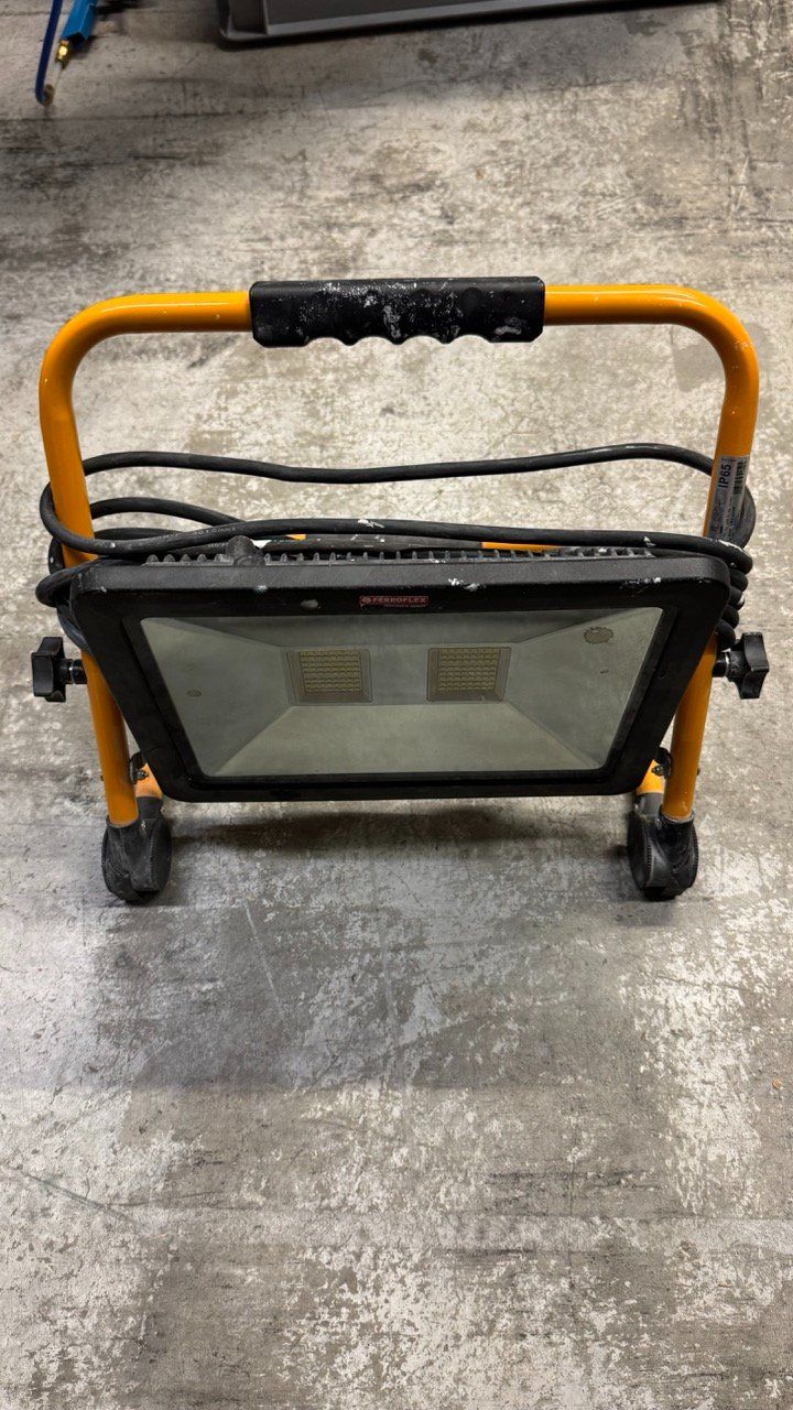 Lampade: Mobiler Slim LED-Strahler – Usato da Uetendorf venduto da hun_g9ls 1
