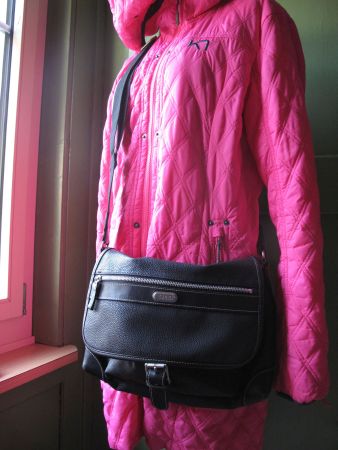 Esprit Tasche echtleder Porto 9 Fr.