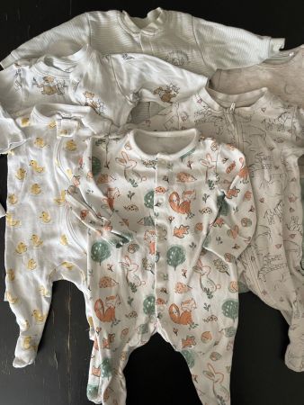 6 Pyjamas/Stramplers/Schlafanzüge gr 56
