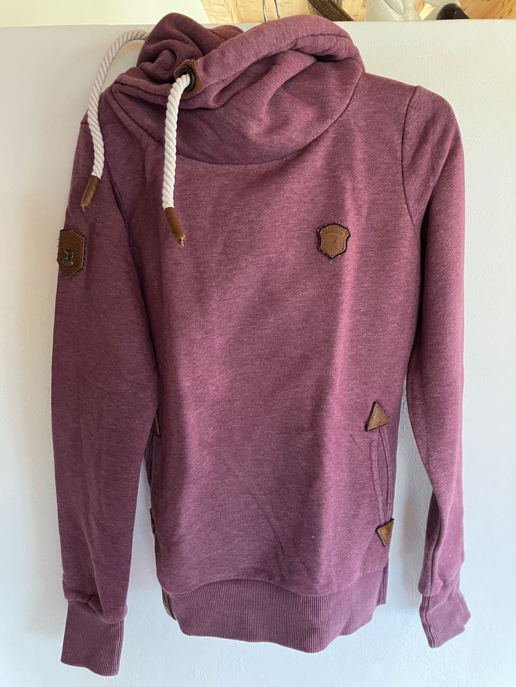 Naketano Pullover & Sweatshirts: Naketano Kapuzenpullover, Grösse M, Top Zustand! – Gebraucht aus Schwarzsee von sus_rtp2