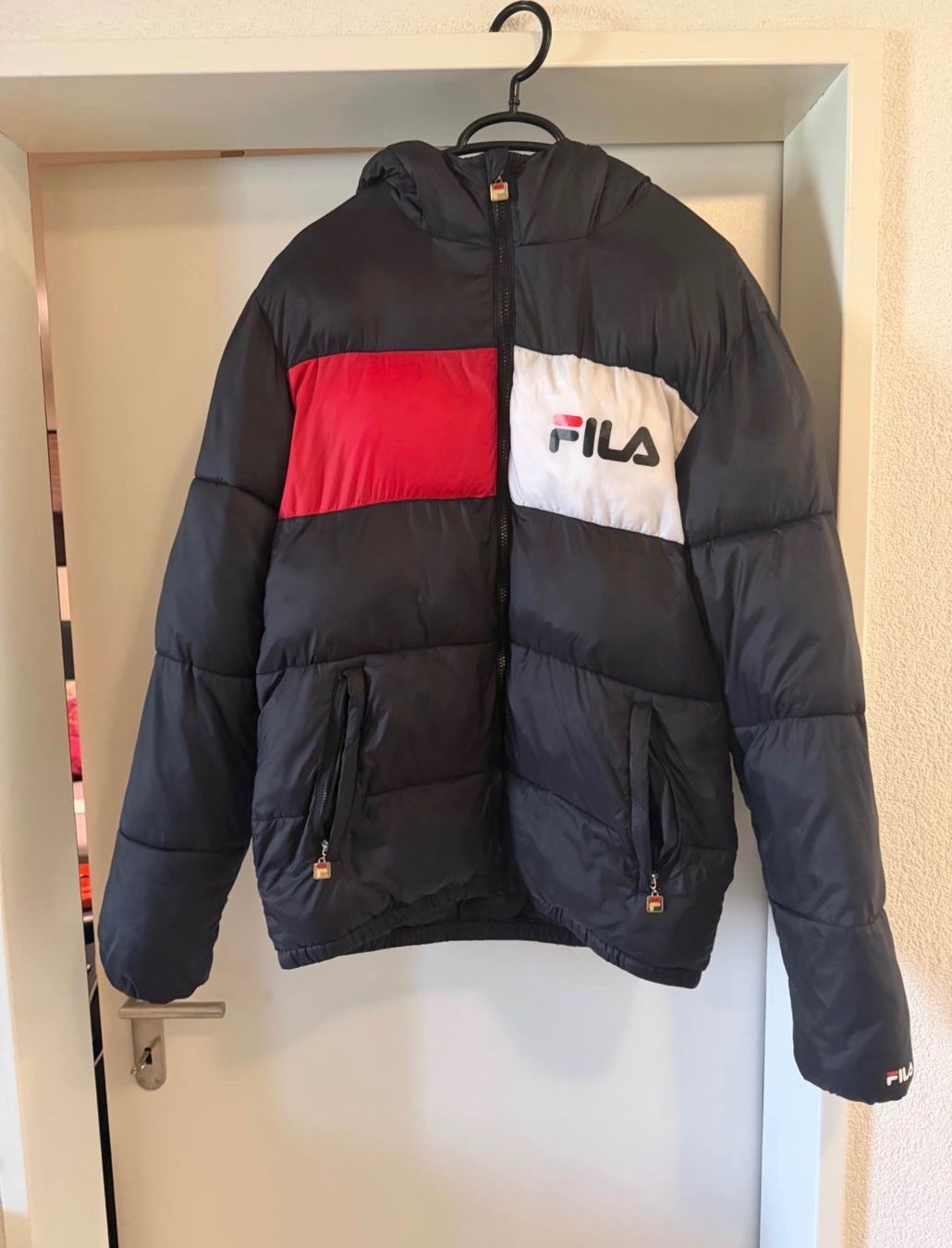 Fila Giacche: Fila Jacke Grösse M – Usato da Holderbank AG venduto da Teech2610
