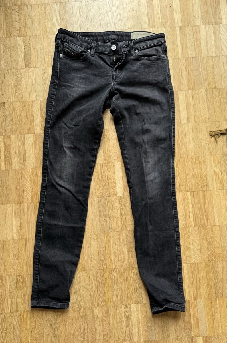 Diesel Jeans: Diesel Gracey, W28 L32 – Gebraucht aus Zürich von mybuybye