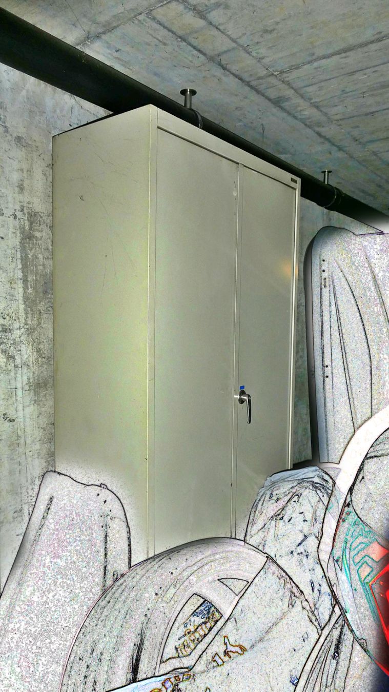Armadi: Metallschrank GRATIS – Difettoso da Rubigen venduto da OPERNFREUND 3