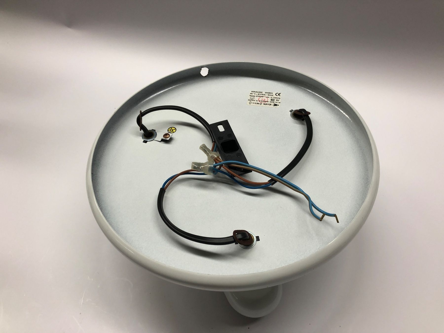 Kronleuchter & Deckenlampen: Weisse Lampe, Deckenlampe mit 3-flammig, gebraucht – Gebraucht aus Bergdietikon von Garak 3