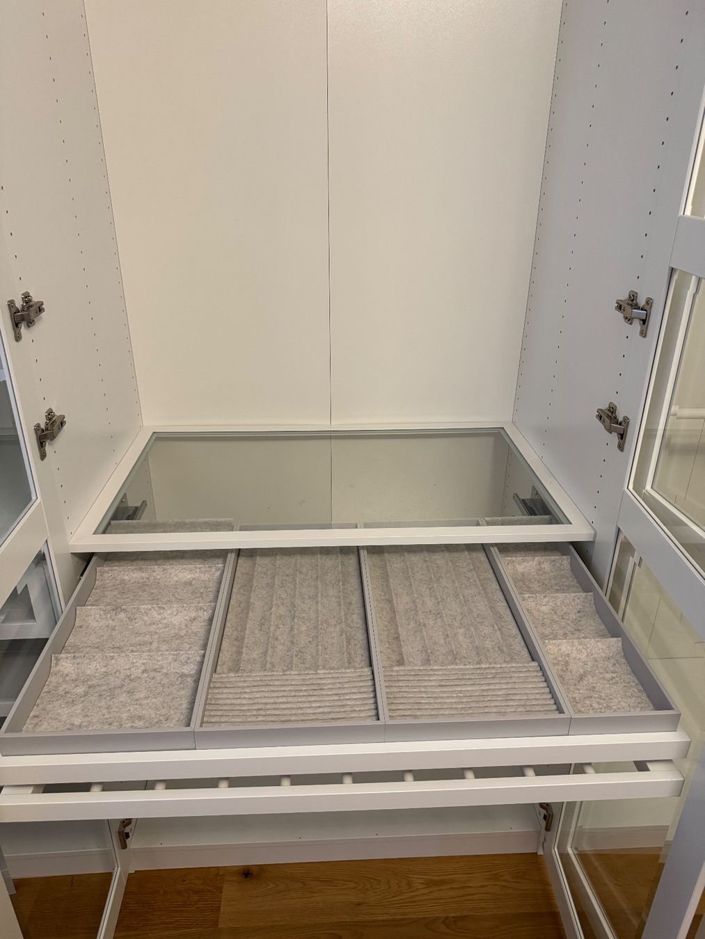 Ikea Armadi: Kleiderschrank – Usato da Oberbüren venduto da dijbdn 7