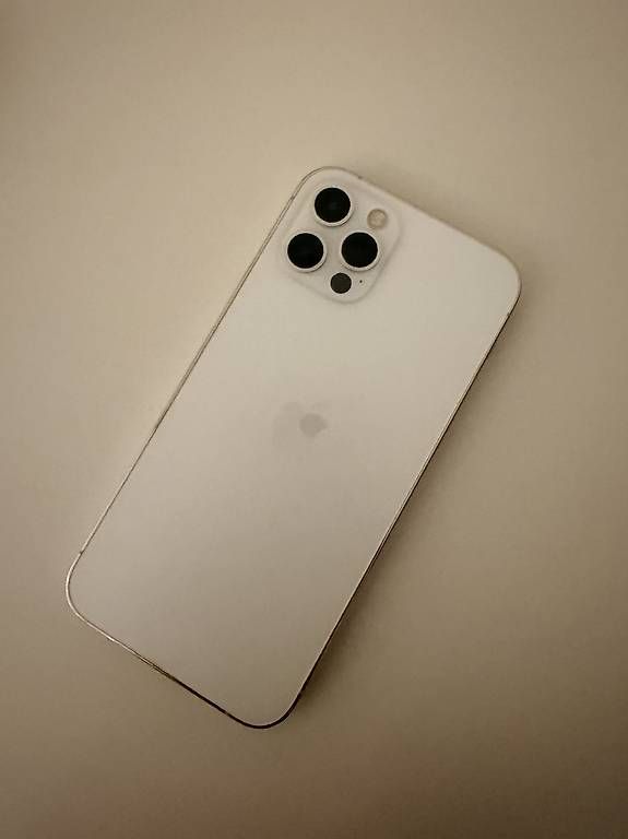 Telefoni cellulari / Smartphones: Iphone 12 pro, 256 GB – Usato da Degersheim venduto da Sarasaralein 4