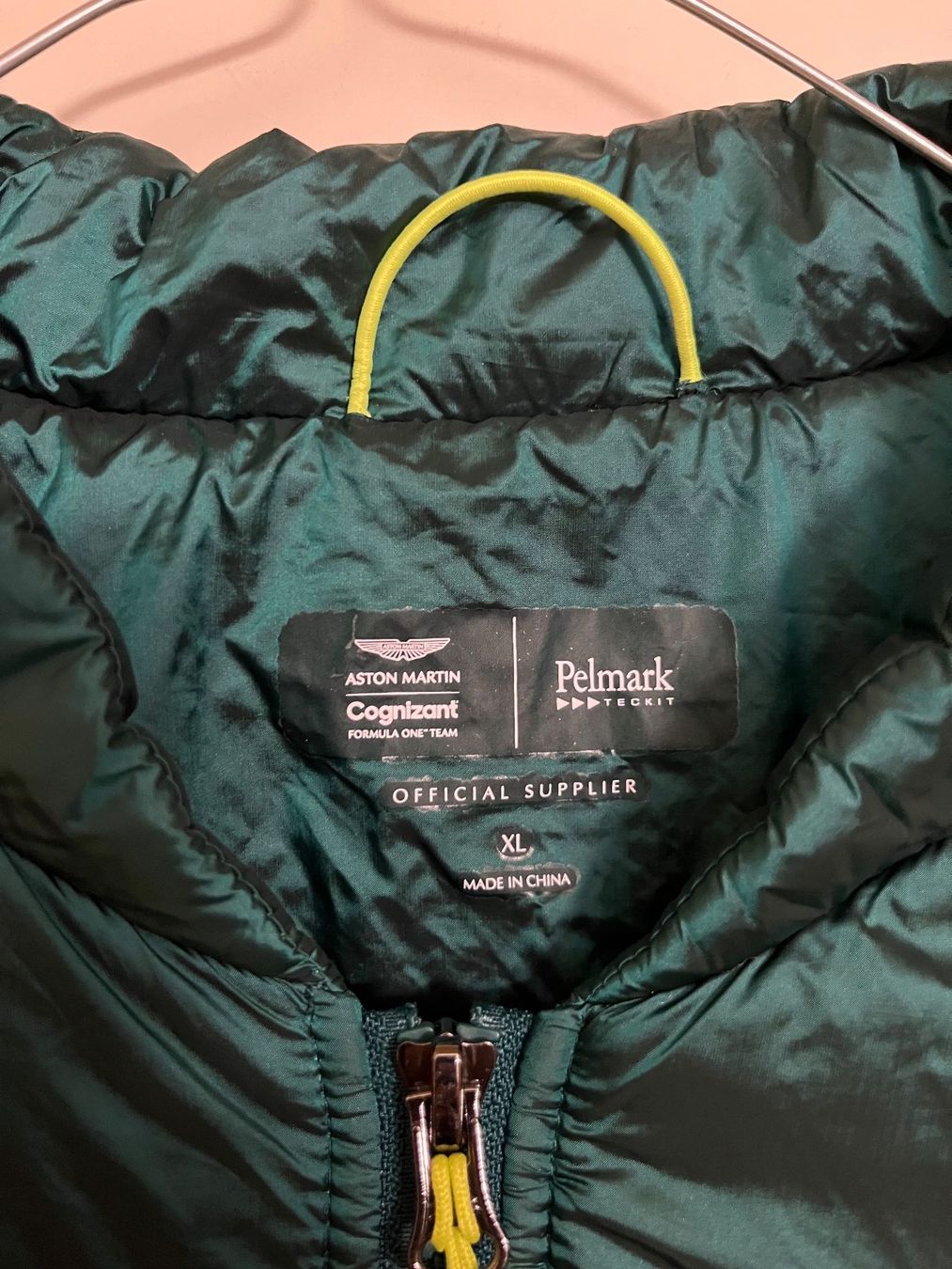 Gilet & Giacche: Gilet - Aston Martin Formula 1 Team – Nuovo (secondo la descrizione) da Erlach venduto da migdep985 3