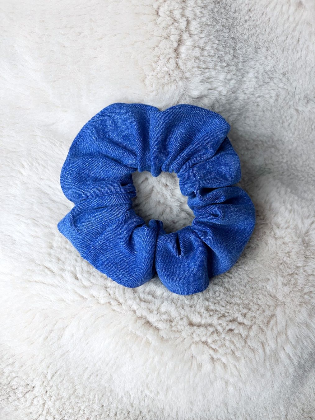 Haarschmuck: Scrunchie Upcyclé Fait-main "stretch" - Taille classique – Neu und originalverpackt aus Villars-sur-Glâne von maeva_christan_mc