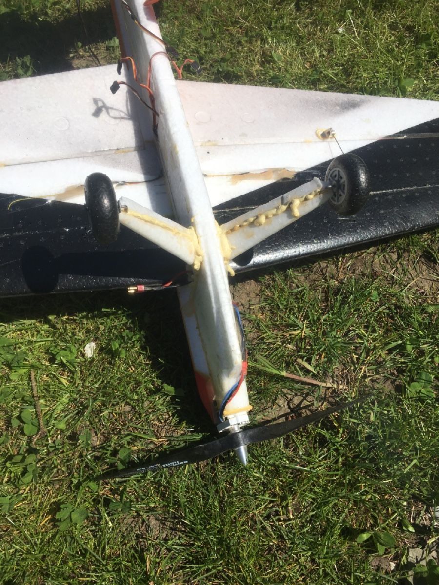 Modellismo RC: RC-Flugzeug, Bastlerobjekt, ideales Winterprojekt – Usato da Laufen venduto da Twingi33 6