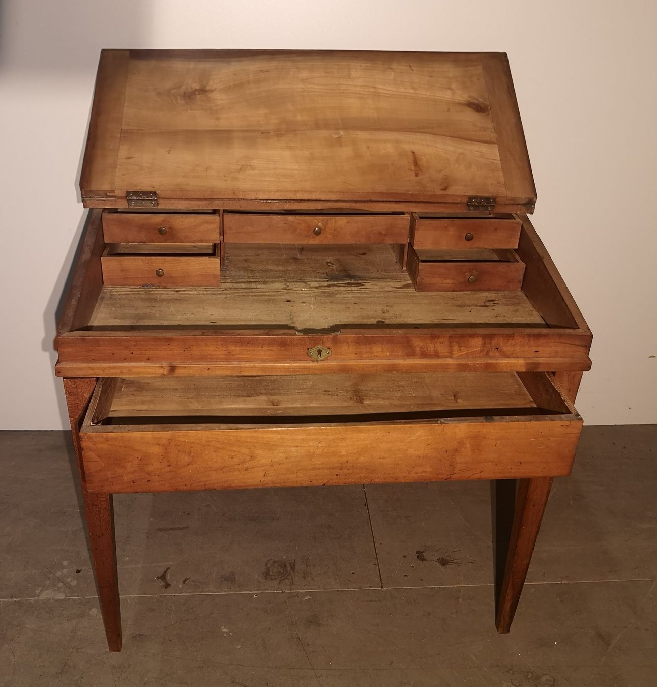 Scrivanie: Biedermeier Klapp-Schreibtisch mit Schubladen, Kirschbaum – Usato da Solothurn venduto da Sis_email 3