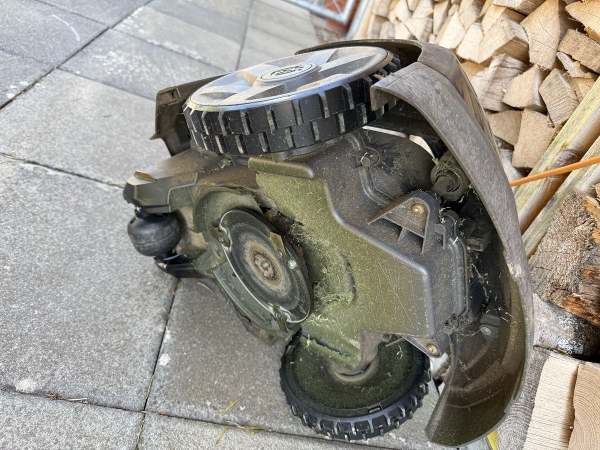 Husqvarna Rasenmäher: Mähroboter Husqvarna Automover 305  – Gebraucht aus Gränichen von Tessin1 3