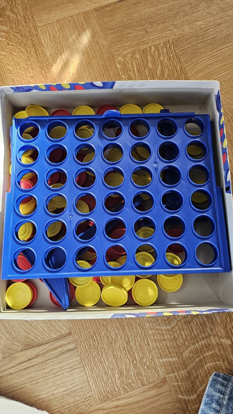 Giochi: Spiel "4 Gewinnt" – Usato da Hünenberg venduto da mar_vqb7 1
