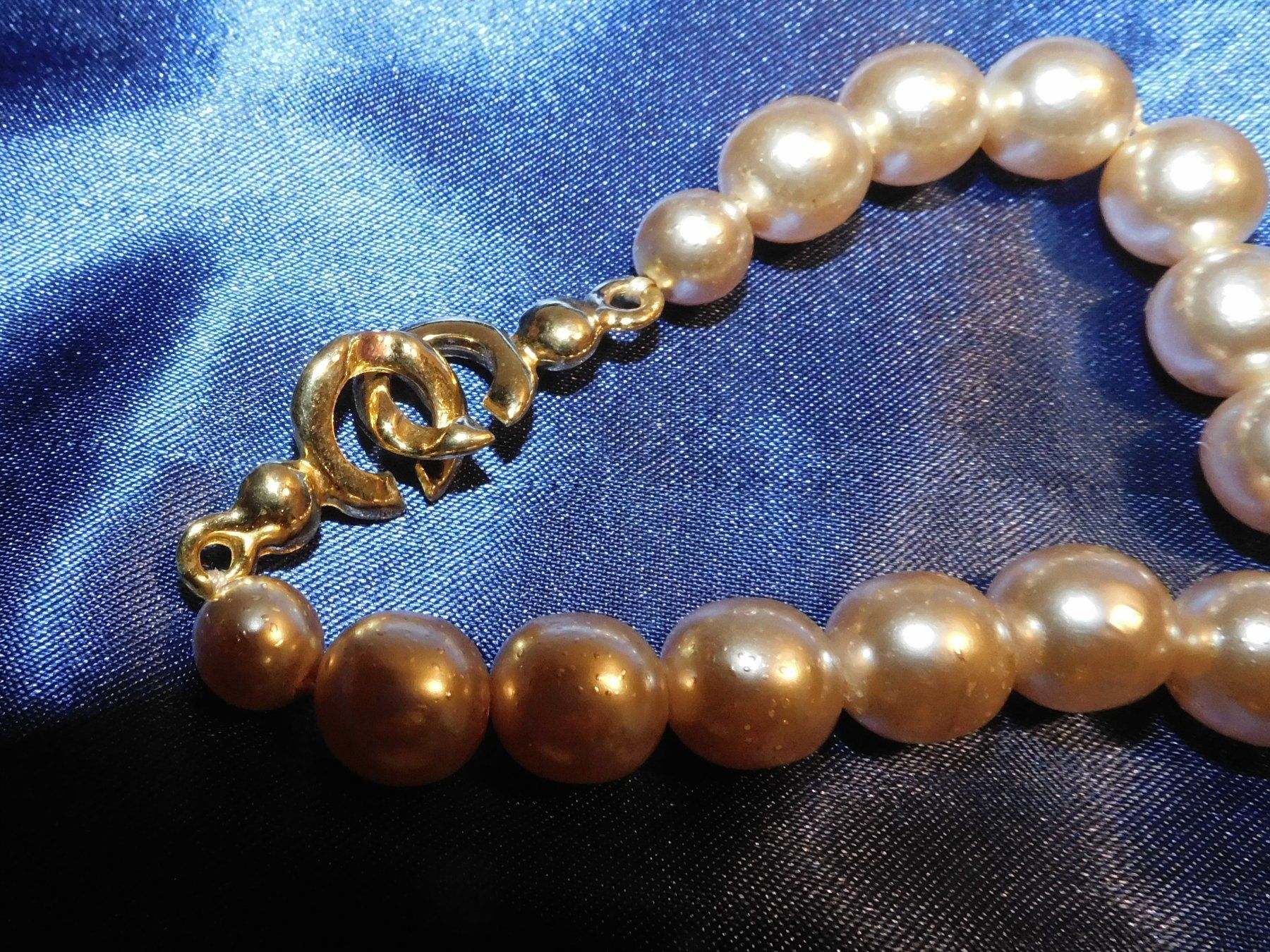 Ketten: Schmuck-Collier mit passenden Ohrclips gemarkt – Gebraucht aus Sursee von 76 4