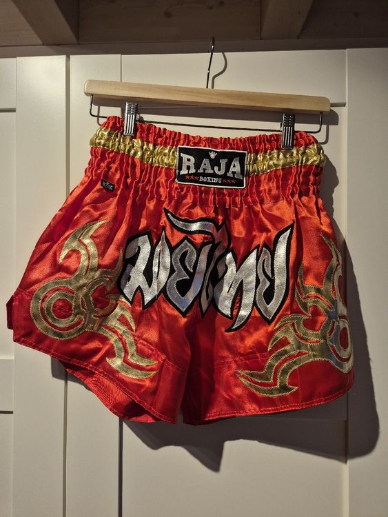 Rote Raja Boxing Shorts Gr. M, Muay Thai/ Kickboxen (Gebraucht) in ...