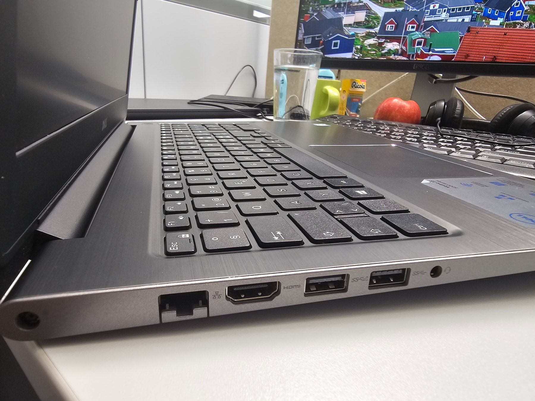 Dell Notebooks: Dell Vestro – Gebraucht aus Payerne von ton_xsh2 5