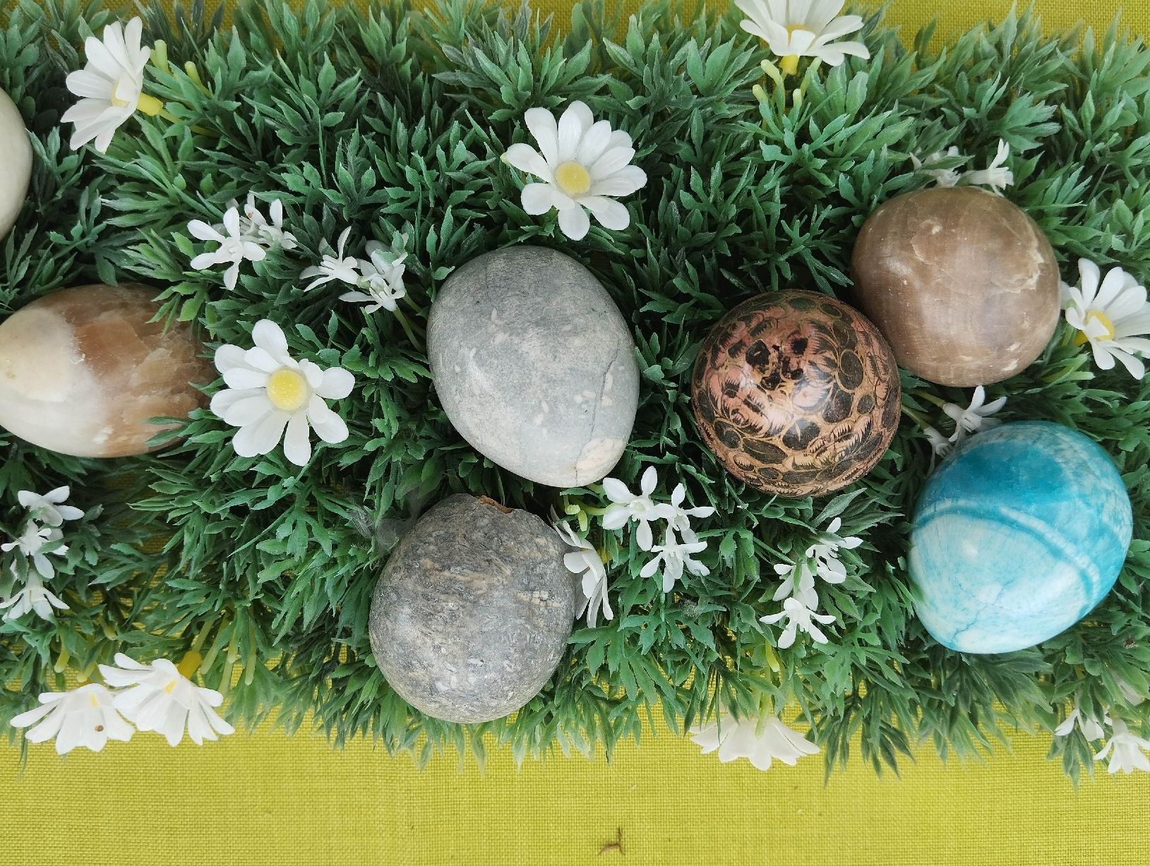 Tutte le decorazioni: Oster-Deko Eier Set aus Naturstein – Usato da Mörigen venduto da sigi2572 4