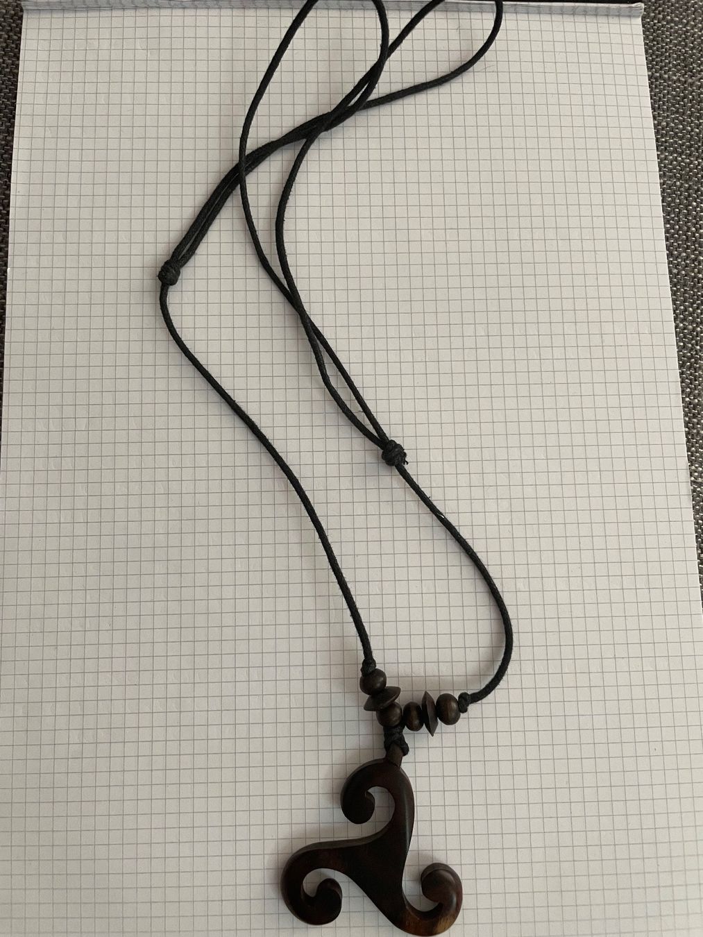 Catenine: Collana ciondolo in legno – Usato da Minusio venduto da jas_ry5h
