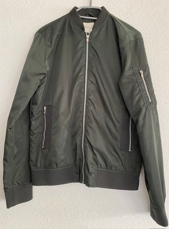 Herren Übergangsjacke Bomberjacke Gr. M Grün, neuwertig
