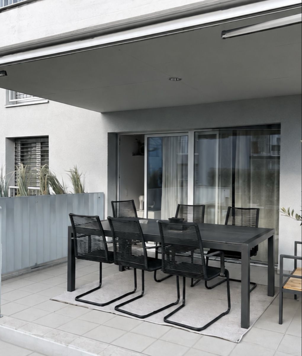 Chaises: 6 moderne Balkonstühle Schwarz – D'occasion à Grabs par vanish9091