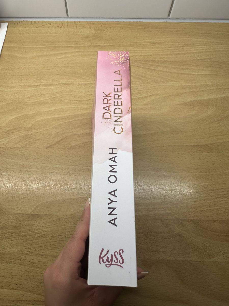 Libri: Dark Cinderella - Anya Omah – Nuovo e nell'imballaggio originale da Richterswil venduto da Tamtamgirl2 2