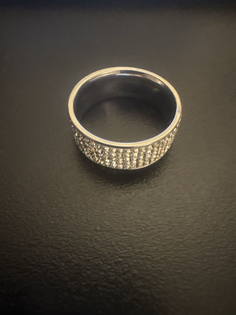 Ringe: Funkelnder Damenring, Durchmesser: 2cm NEU – Neu und originalverpackt aus Abtwil SG von ale2002 1