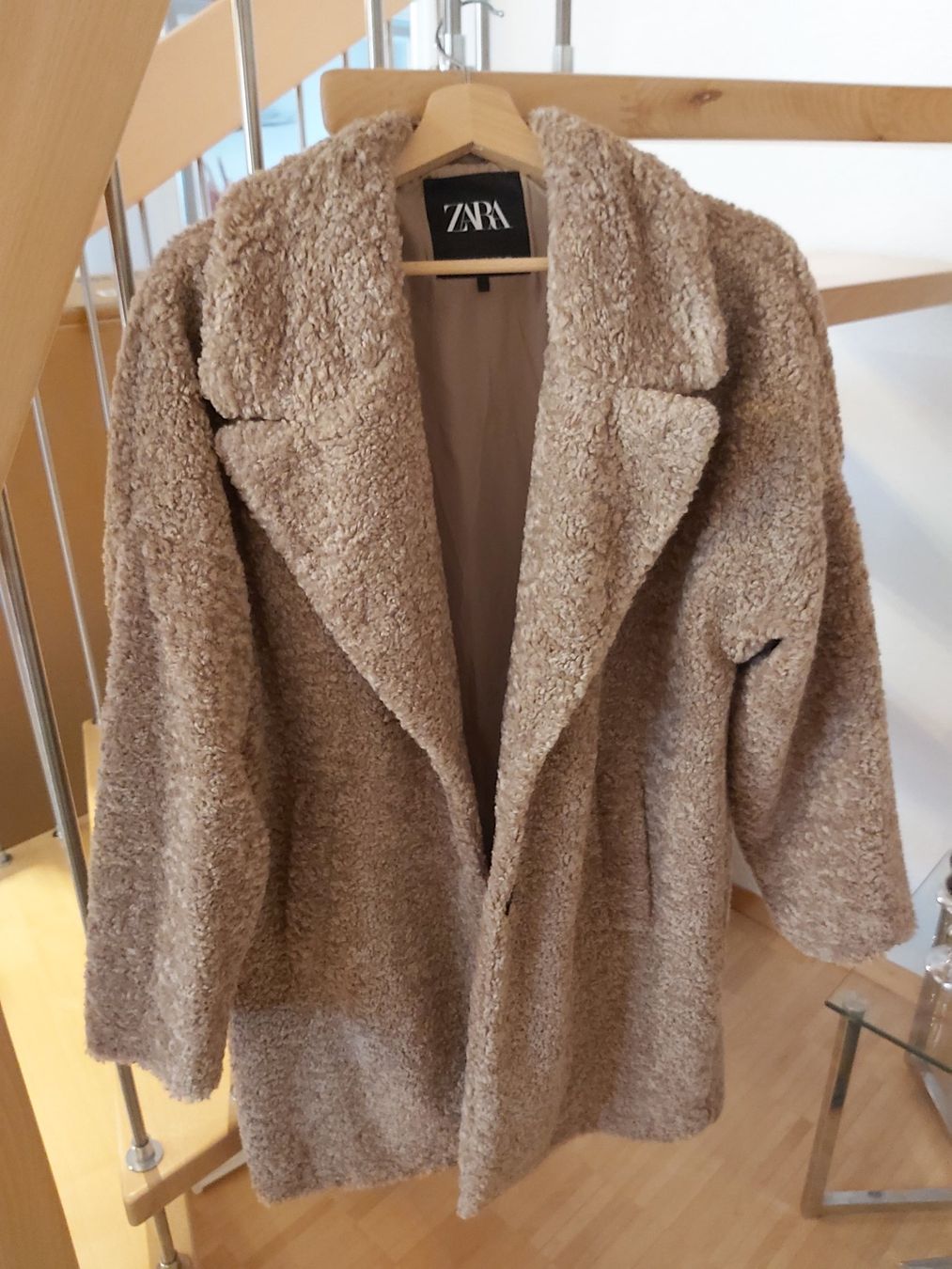 Zara Cappotti: Mantel Teddy Zara beige Grösse S – Usato da Frauenfeld venduto da mariom02