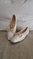 Antike Brautschuhe aus Frankreich SHABBY